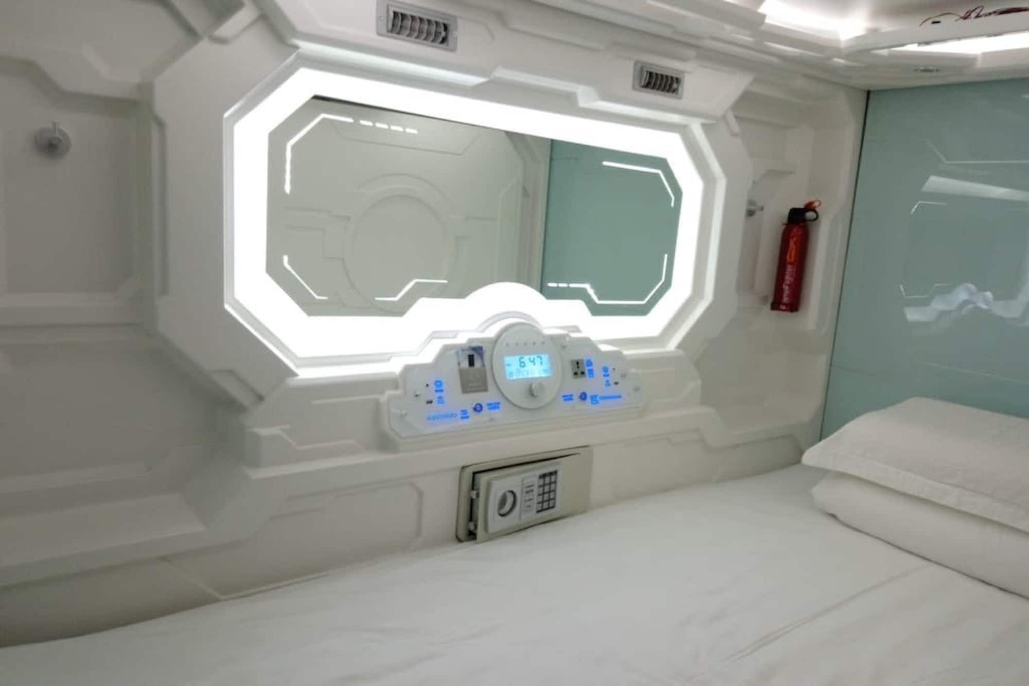 Stay With Me Capsules Hostel Malacca Kültér fotó